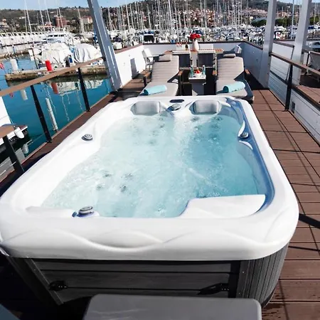 Adria Luxury Houseboat