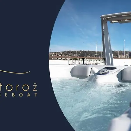Adria Luxury Houseboat Holiday home