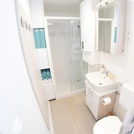 Adria Luxury Houseboat Holiday home