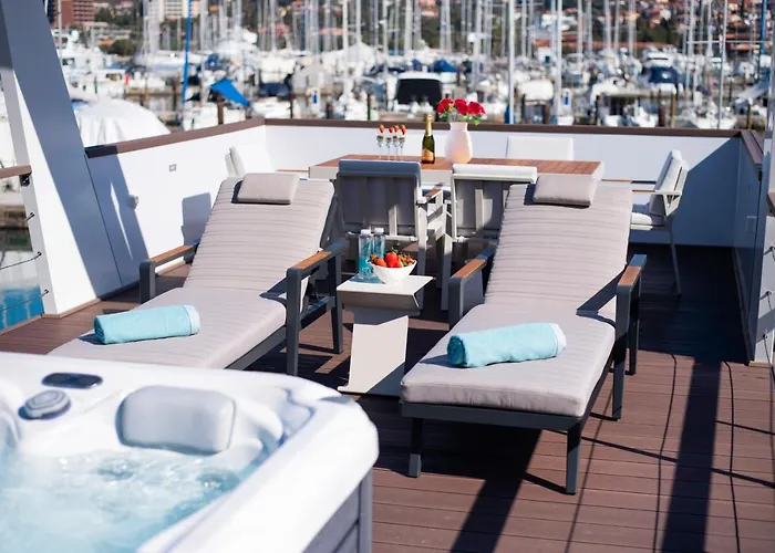 Adria Luxury Houseboat Дом отдыха *