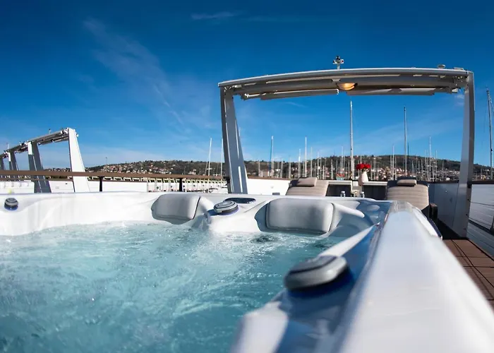 Дом отдыха Adria Luxury Houseboat