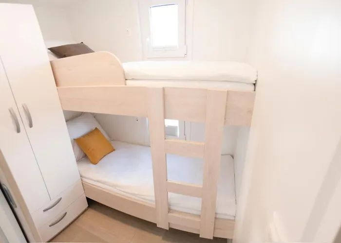 Adria Luxury Houseboat *