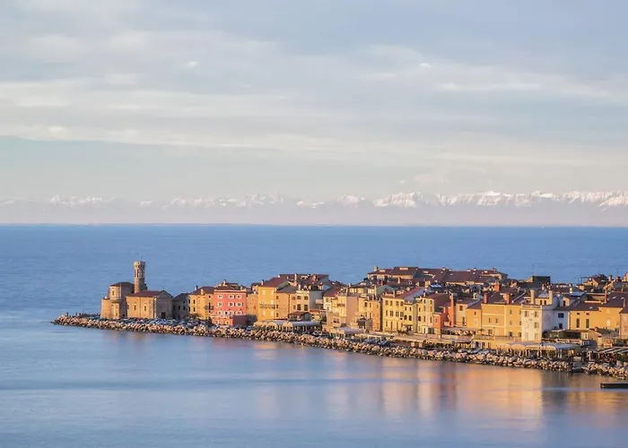 Adria Luxury Houseboat *